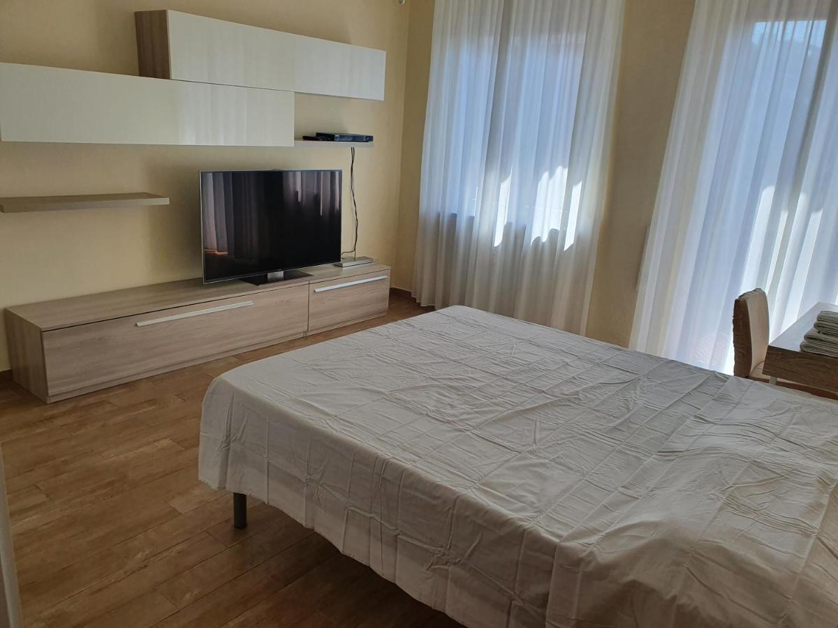 De Candia House Lägenhet Rescaldina Exteriör bild