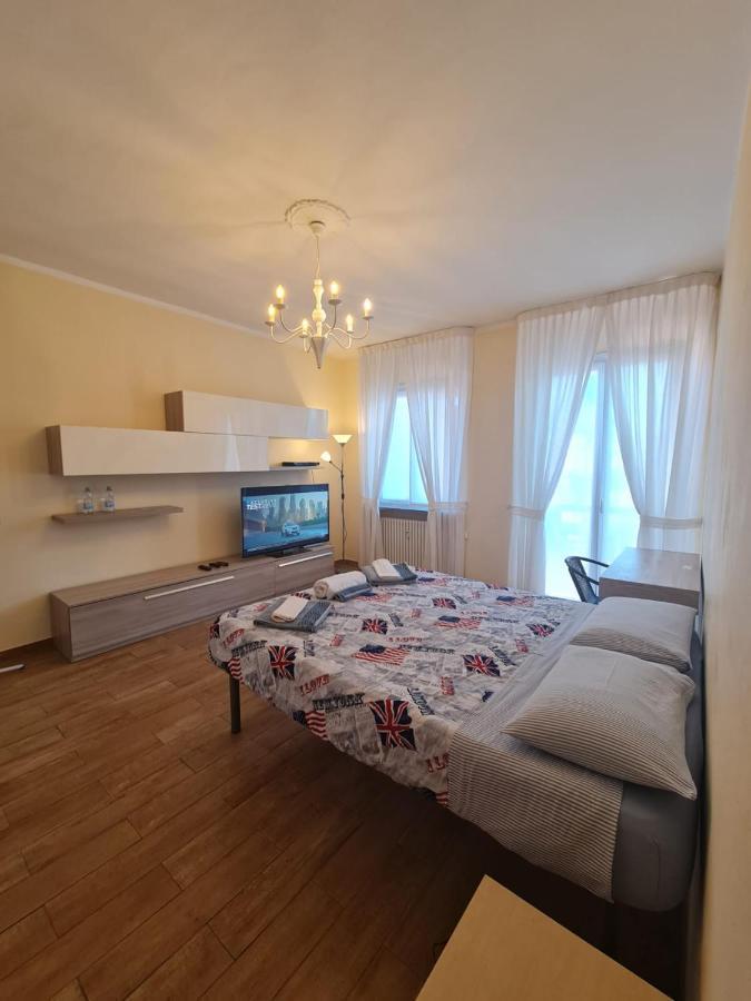 De Candia House Lägenhet Rescaldina Exteriör bild